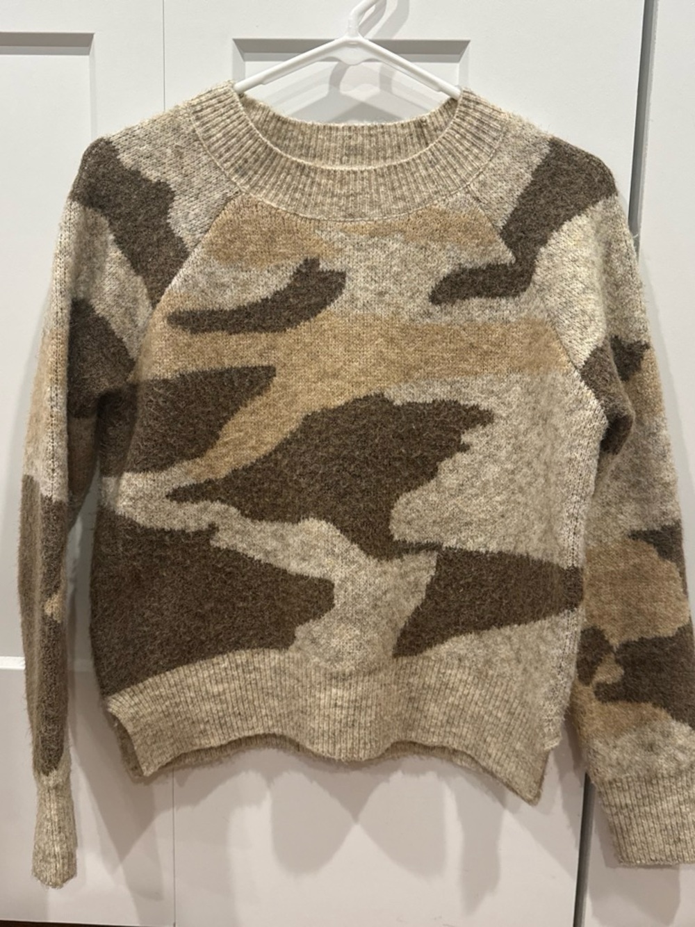 RD Style Women’s Crewneck Sweater in Beige and Brown Camo